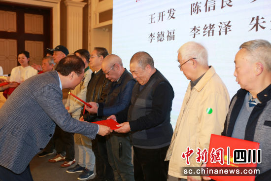 Dong Jidu is very supportive of the oral history of Sichuan cuisine.